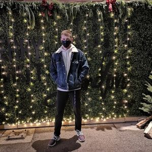 Meet your Posher, Weston